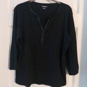Westport v neck button 3/4 tee L